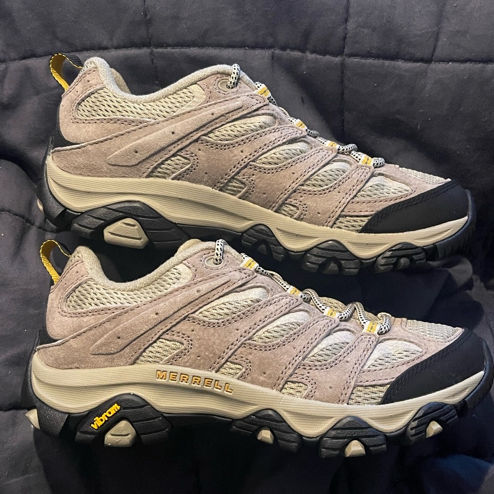 Merrell Women’s Moab 3 Hiking Shoes